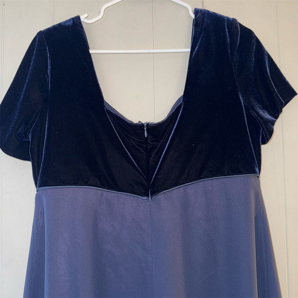 Michaelangelo Women's M Navy Blue Velvet Bodice Long Gown Formal Dress - Picture 6 of 7